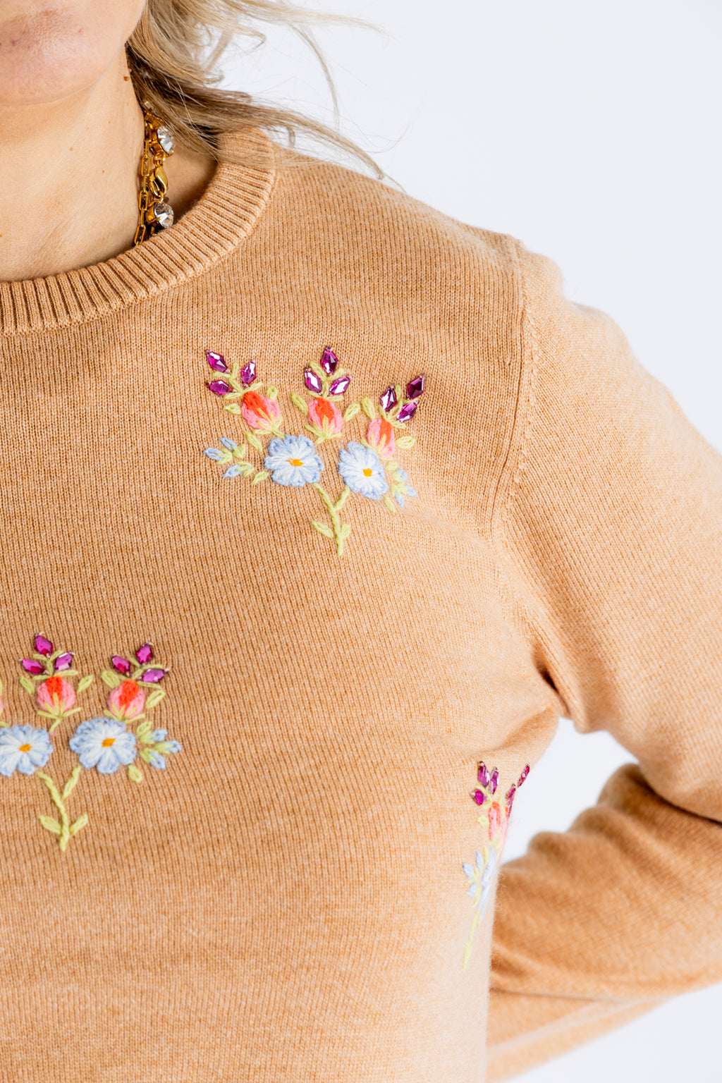 Maglia MANOUSH con ricami