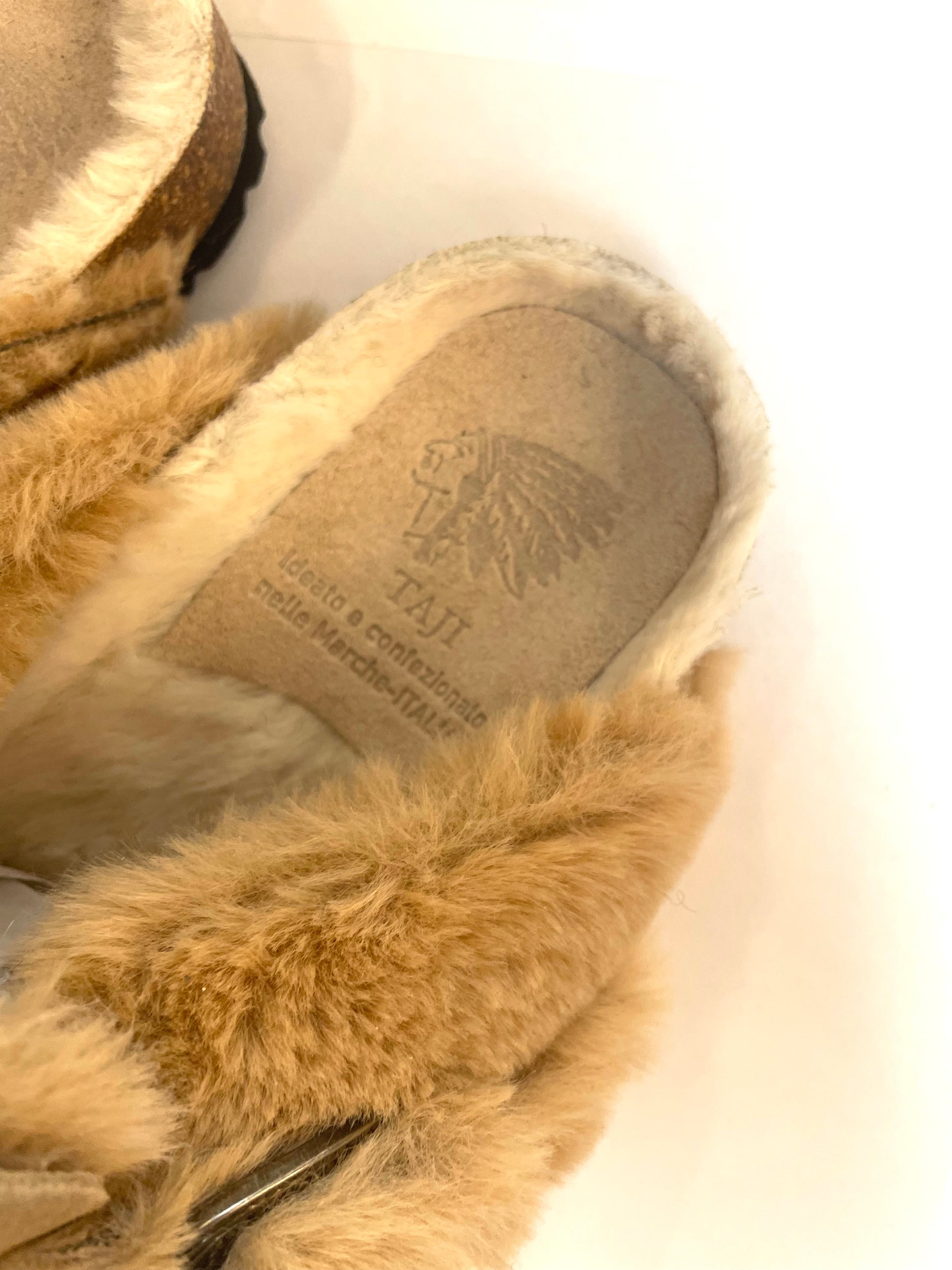 Taji In Pelo Champagne