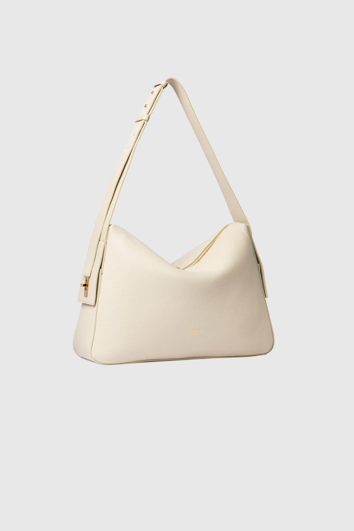 Borsa Avenue67 Essential