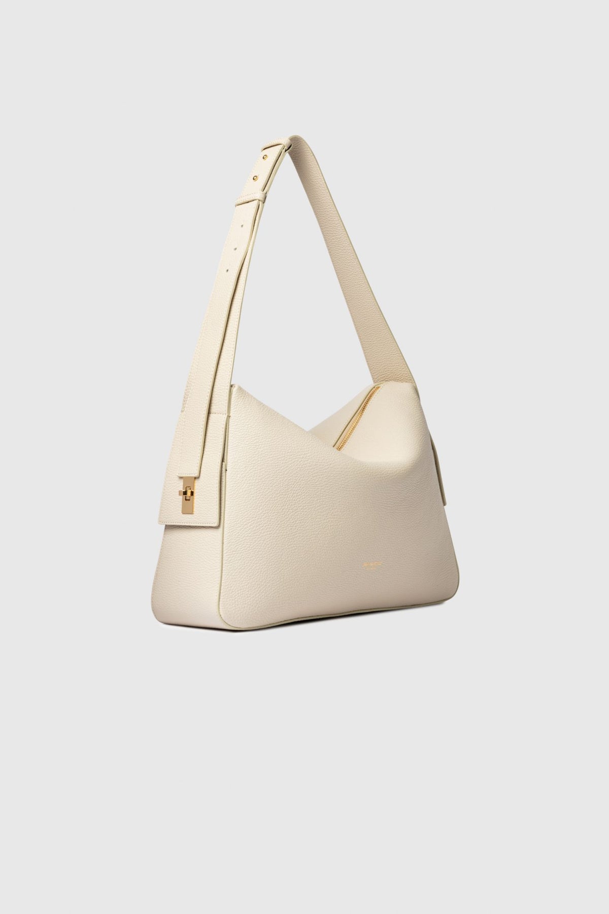 Borsa Avenue67 Essential