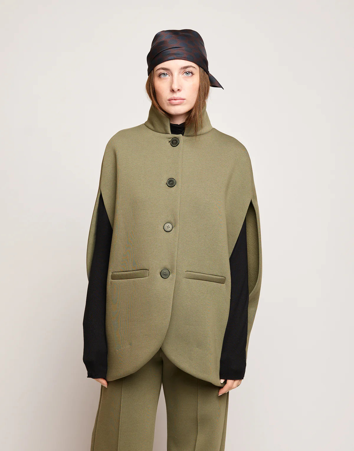 Cappa Madreperla Douuod in felpa soft muschio con chiusura a bottoni