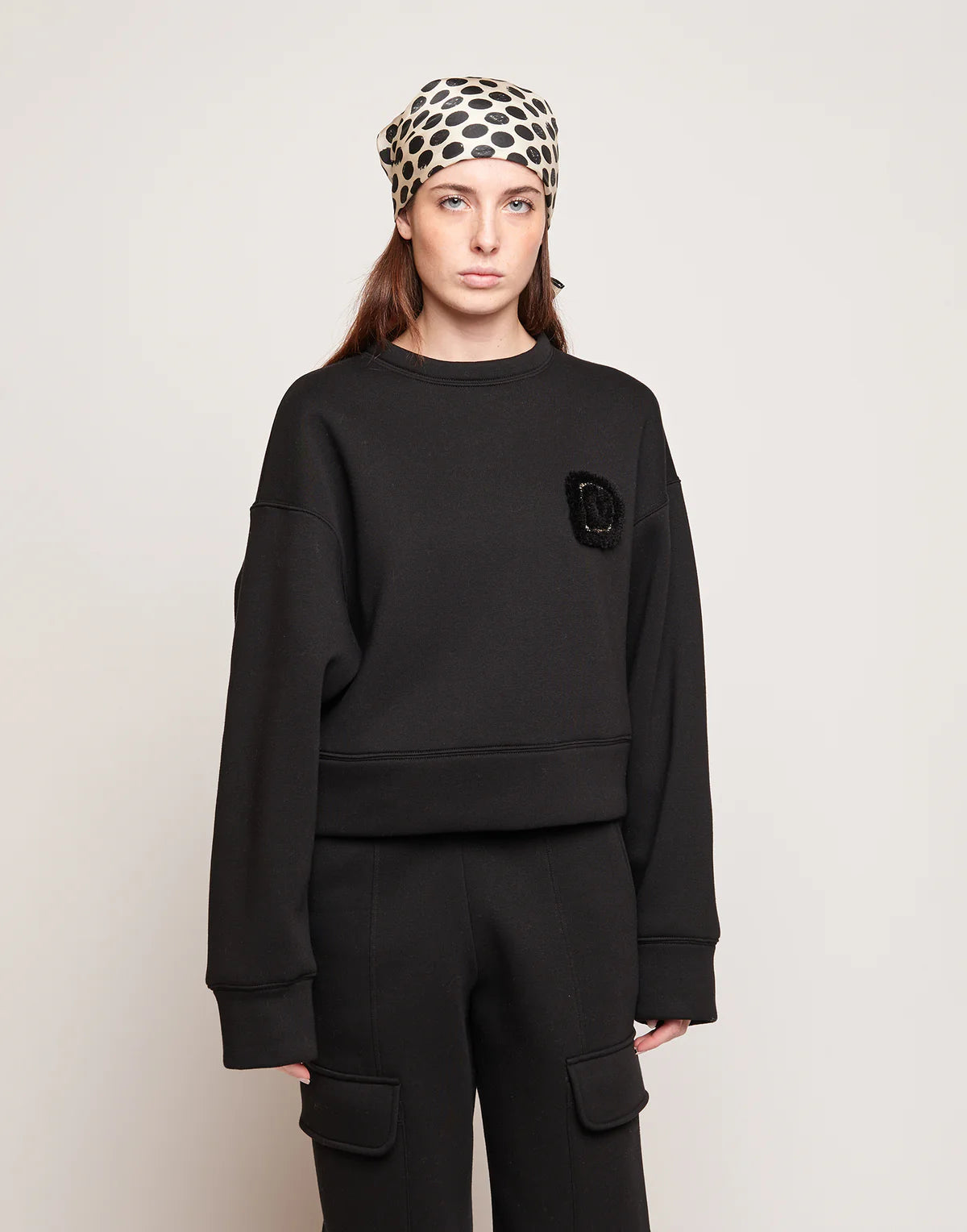 DOUUOD Felpa Crop in Cotone con Ricamo Applicato