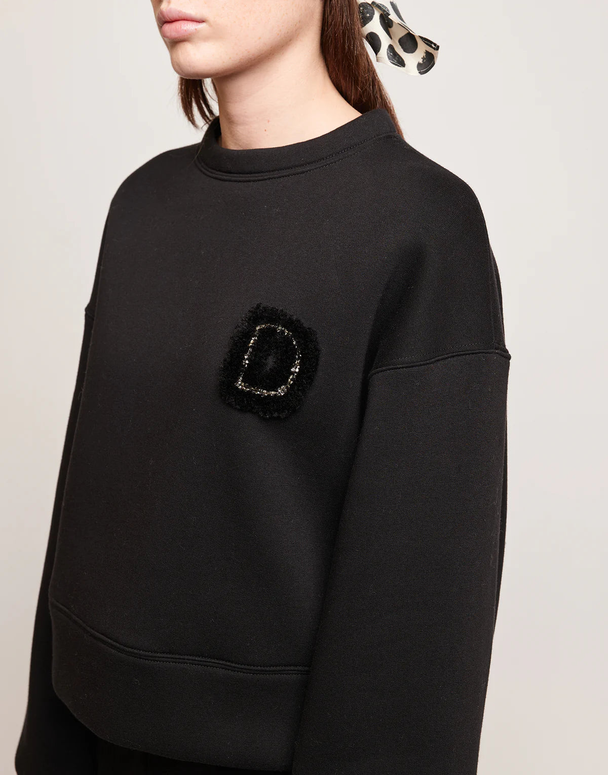 DOUUOD Felpa Crop in Cotone con Ricamo Applicato