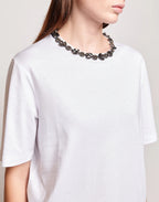 T-shirt Douuod Cristallo Manica Corta con Collana Gioiello ricamo fume e nastri velluto