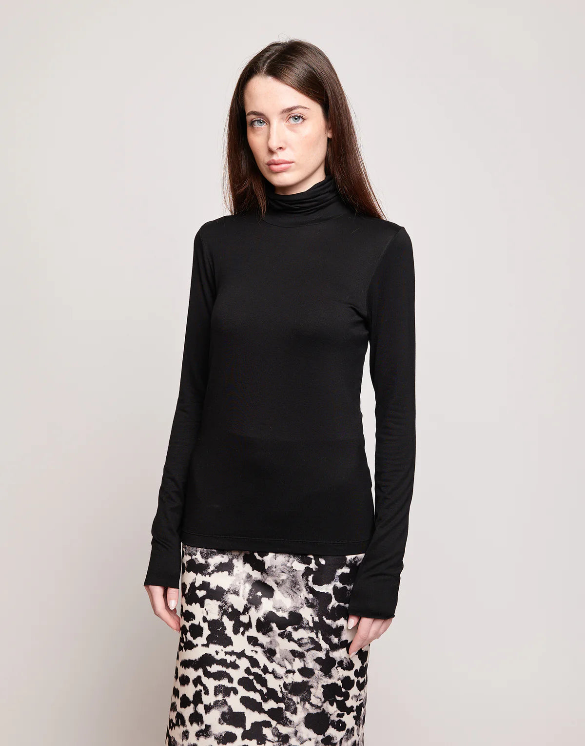 T-shirt Douuod Calicanto a Collo Alto in Jersey di Viscosa Stretch