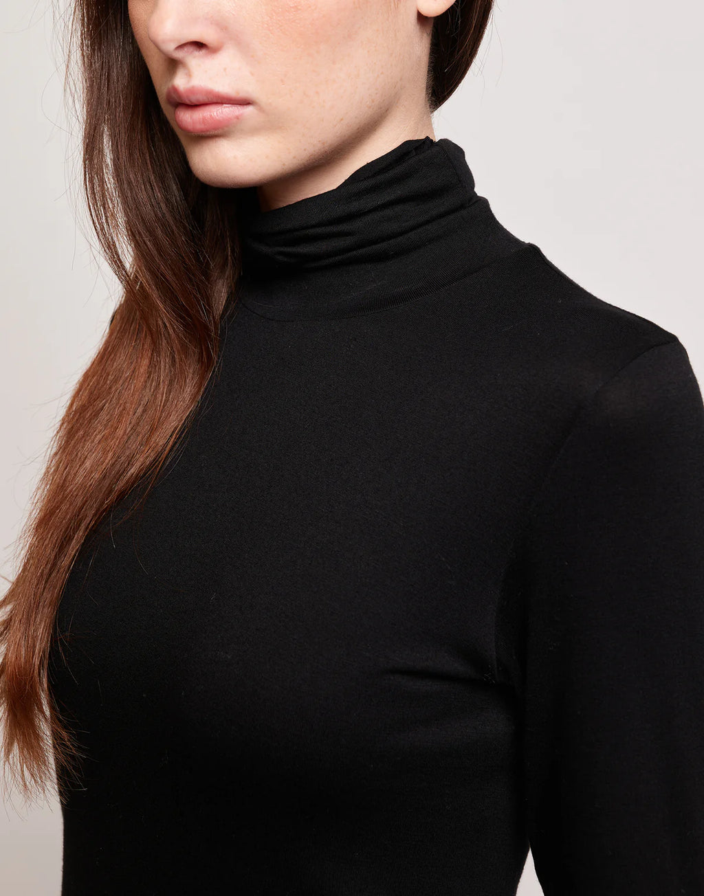 T-shirt Douuod Calicanto a Collo Alto in Jersey di Viscosa Stretch