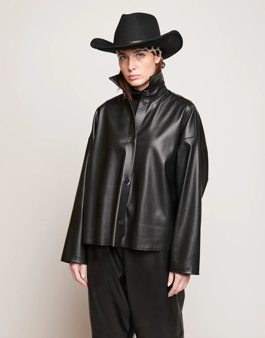 Camicia Douuod Shiva in Eco Soft Leather con Bottoni in Corno Nera