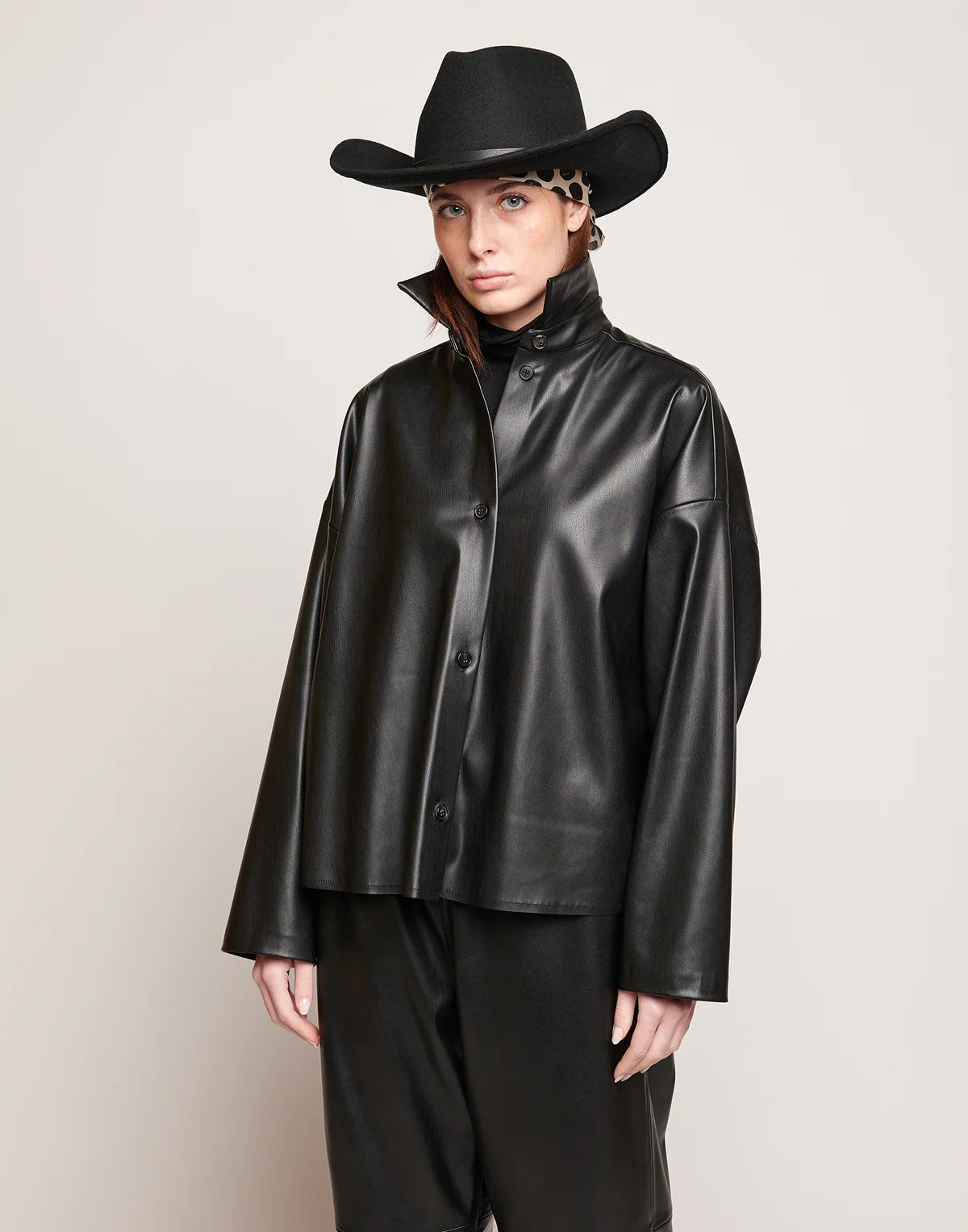 Camicia Douuod Shiva in Eco Soft Leather con Bottoni in Corno Nera