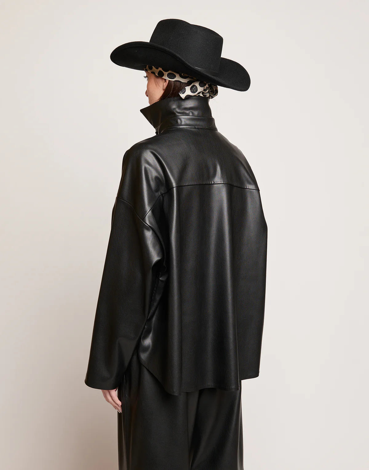 Camicia Douuod Shiva in Eco Soft Leather con Bottoni in Corno Nera