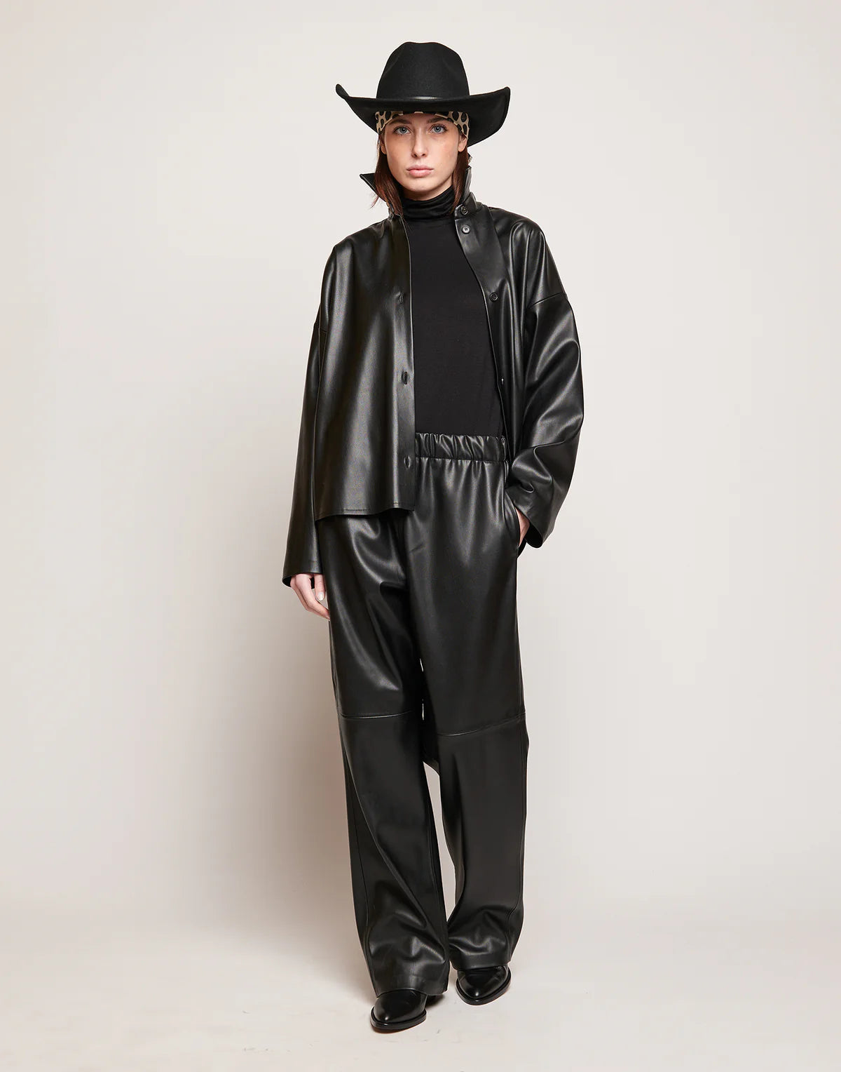 Camicia Douuod Shiva in Eco Soft Leather con Bottoni in Corno Nera