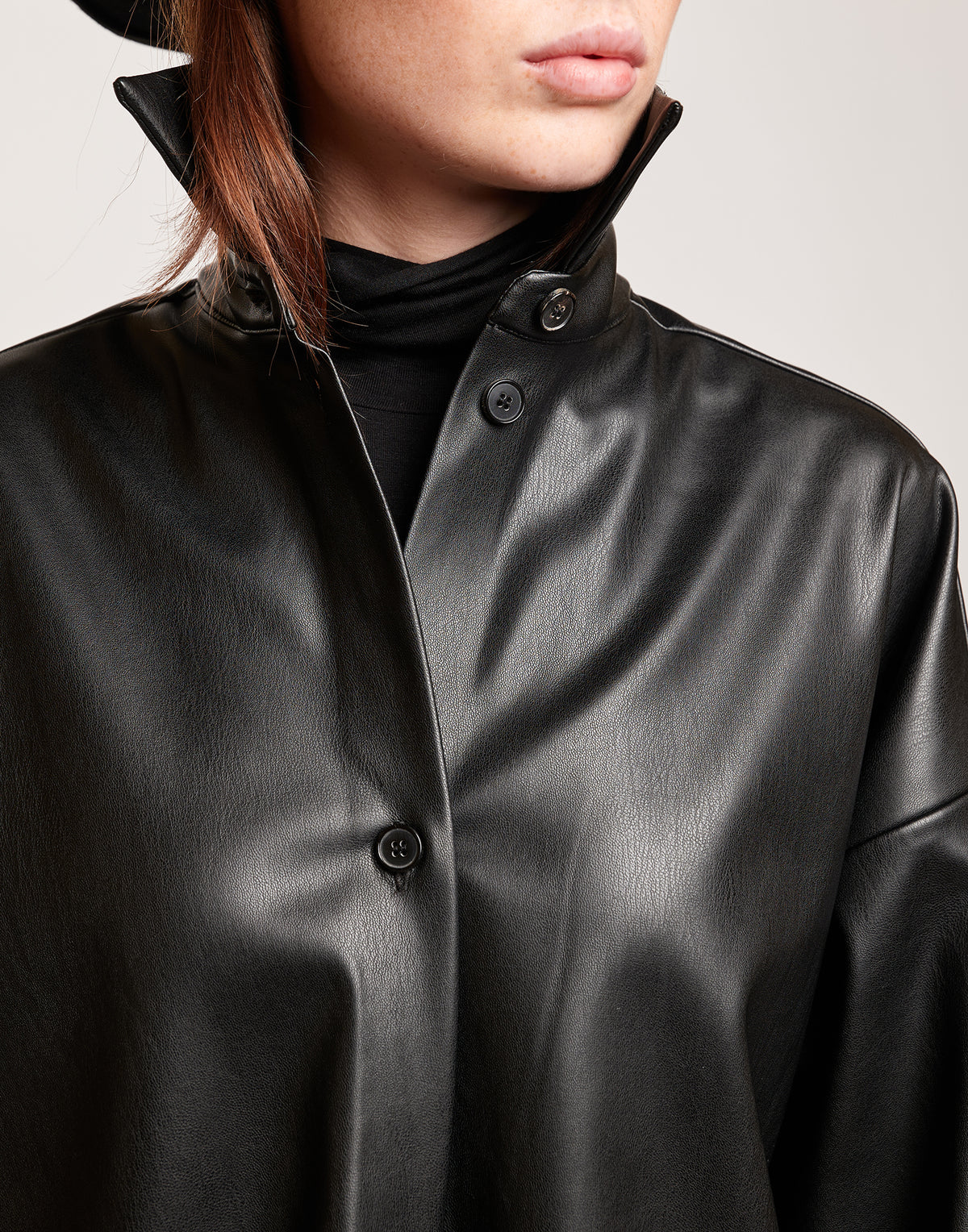 Camicia Douuod Shiva in Eco Soft Leather con Bottoni in Corno Nera