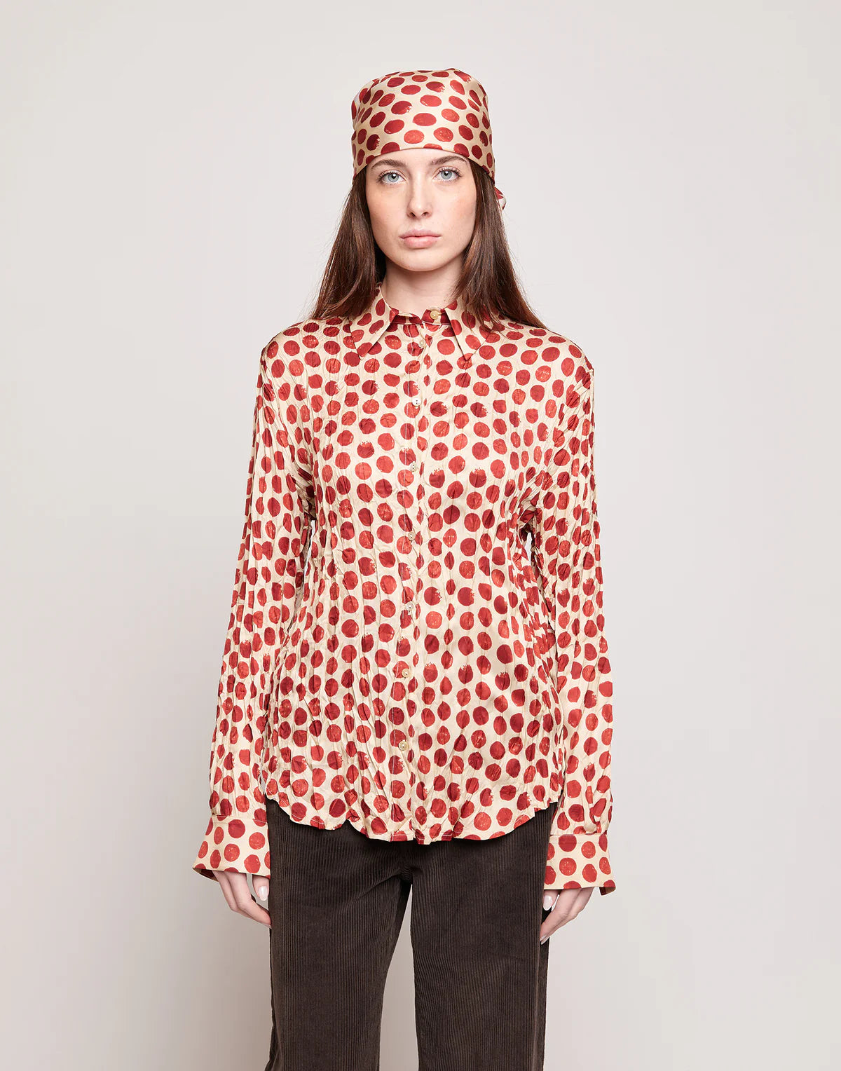 CAMICIA STAMPATA A POIS IN TWILL PLISSÉ VANIGLIA/CHERRY Douuod mod. Merope
