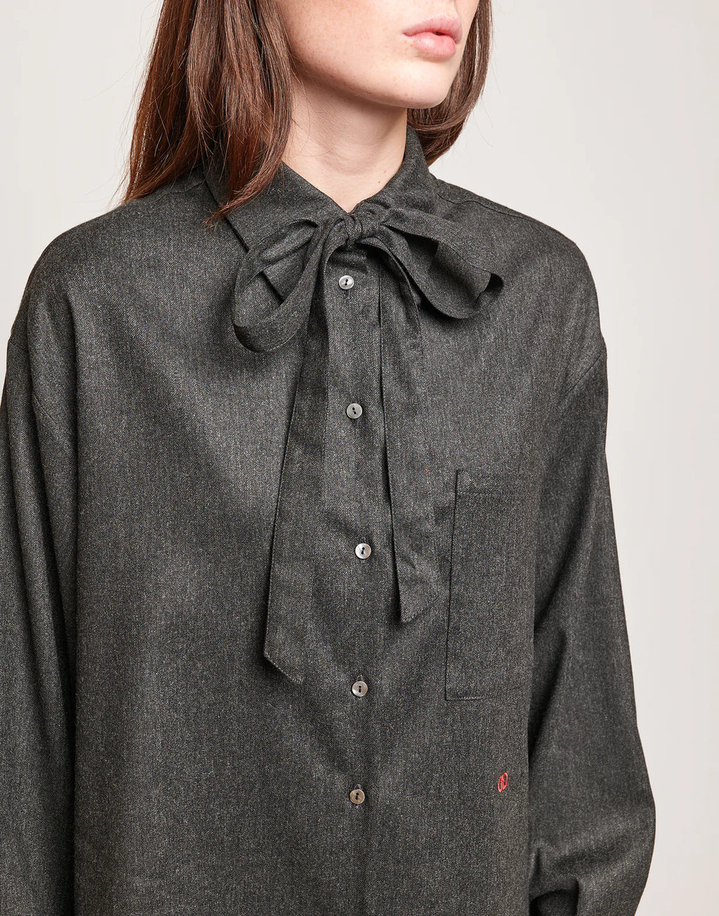 CAMICIA IN FLANELLA STRETCH CON NASTRO AL COLLO GRIGIO ANTRACITE Douuod mod.Saffrina